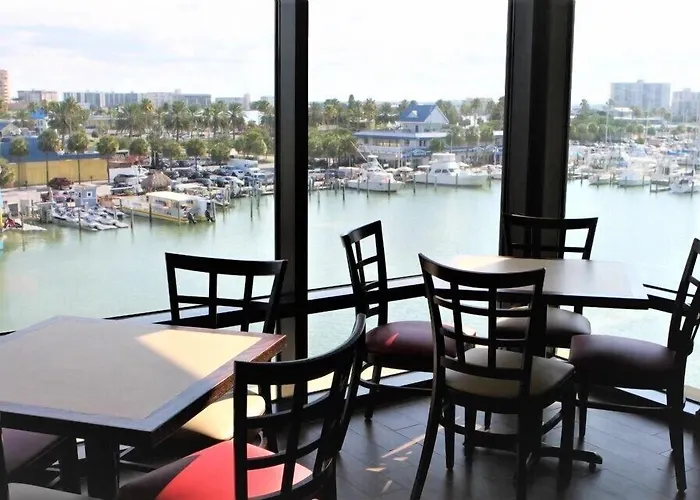 Pier House 60 Clearwater Marina 3*