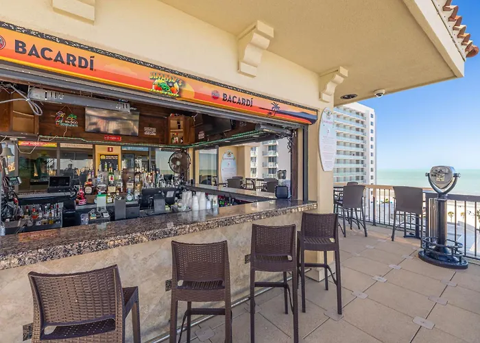 Pier House 60 Clearwater Marina