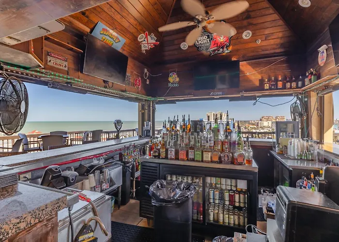 Pier House 60 Clearwater Marina Hotel 3*